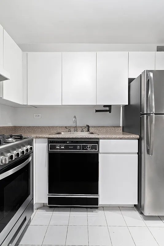 Foto del edificio - 222 E 14th St