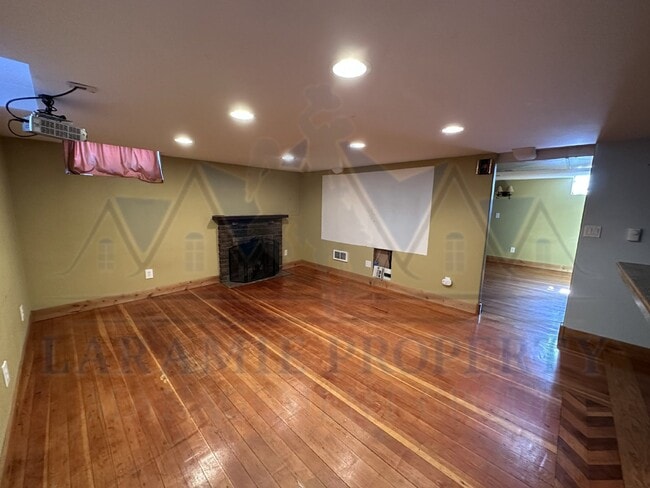 Building Photo - One-Bedroom Basement Apartment on Grand