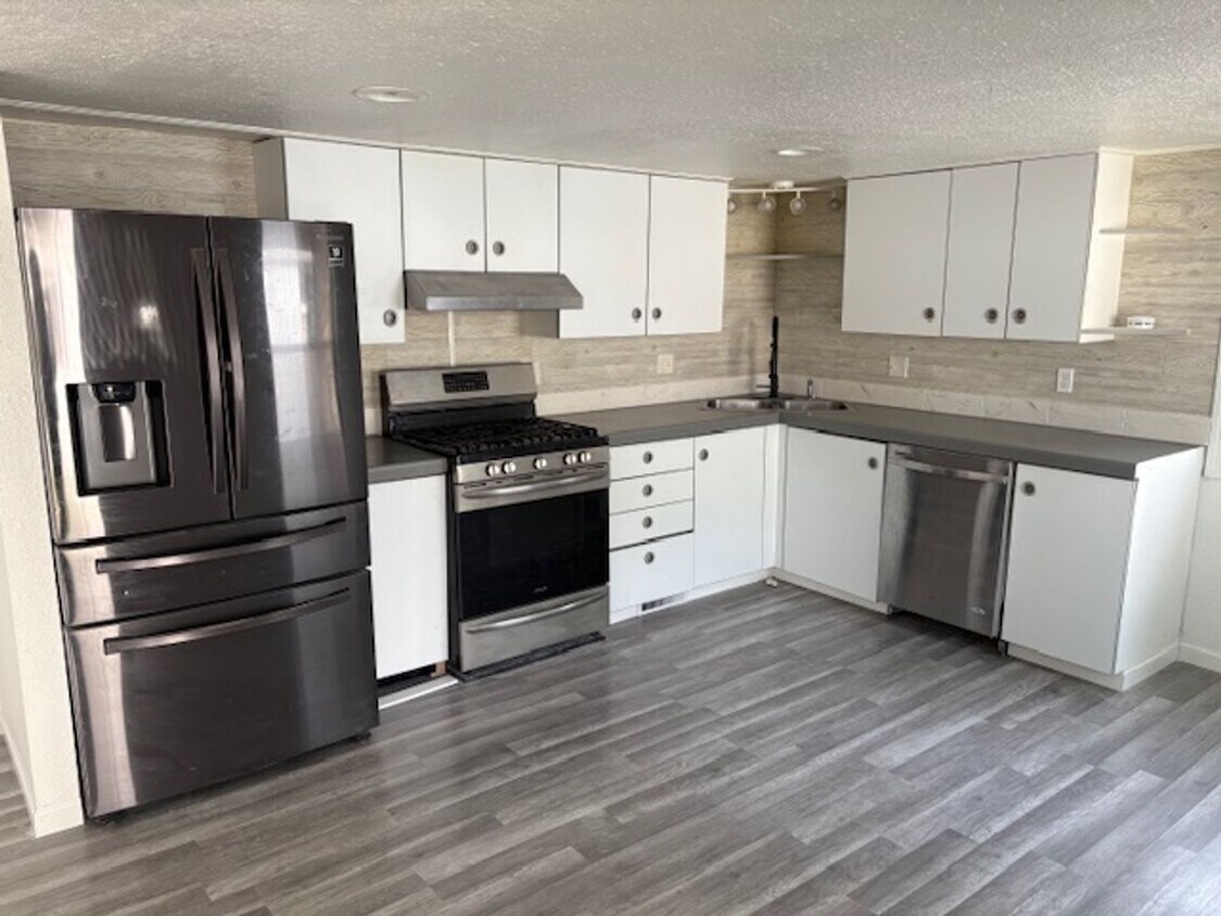 Building Photo - Cozy 2 Bed Manufactured Home in Quiet Frie...