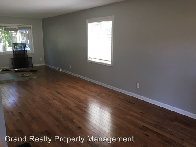 Foto del edificio - 2646 Quincy St NE