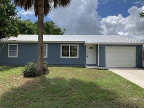Building Photo - 1838 SE North Buttonwood Dr