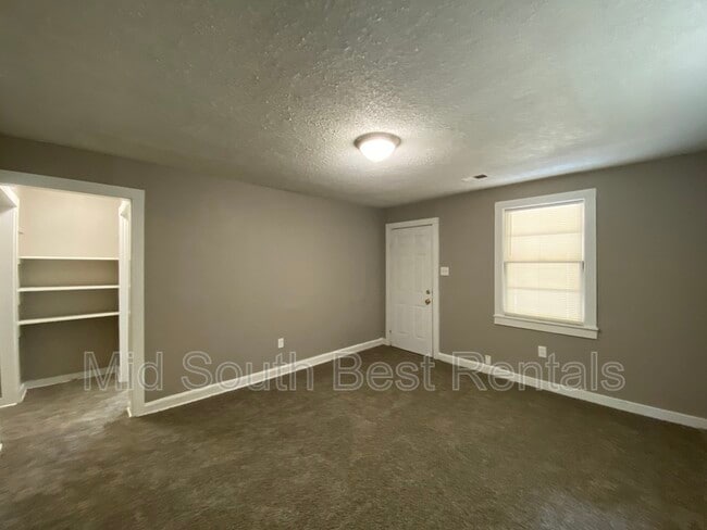 Building Photo - 1688 Winston Dr