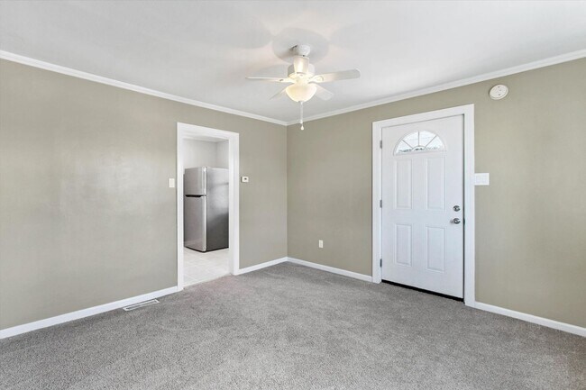 Building Photo - Cozy 2 Bedroom Cape Cod located in Fireside