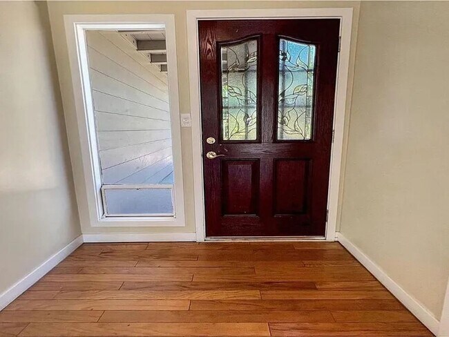 Foto del edificio - Charming 3BR House in Stockton