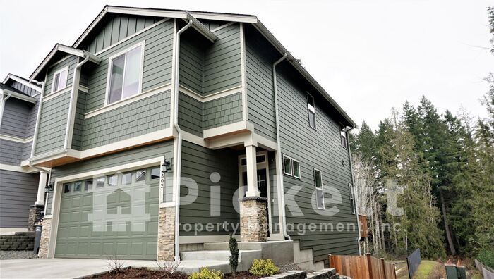 Primary Photo - 3 Bedroom Newer Construction House Close t...