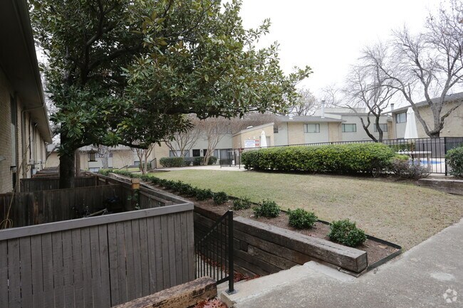 Foto del edificio - Lakefront Villas Apartments