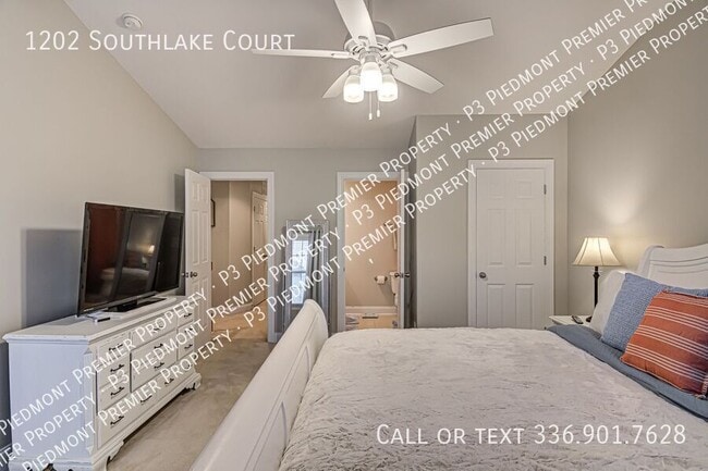 Foto del edificio - 1202 Southlake Ct