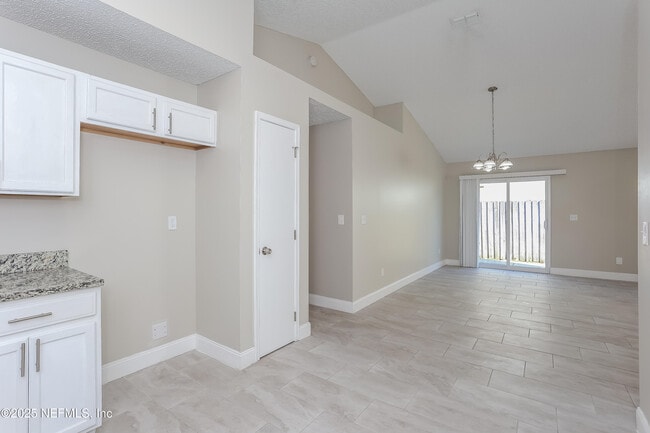 Building Photo - 3550 Caroline Vale Blvd