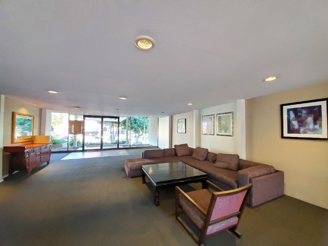 Building Photo - 505 S La Fayette Park Pl