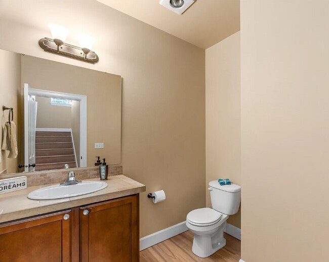 Building Photo - Rent: $2600 - 2 bed Condo