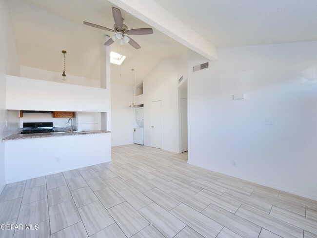 Foto del edificio - 1901 Lake Omega St