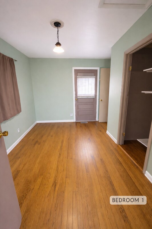 Foto del edificio - 2410 Flushing Rd