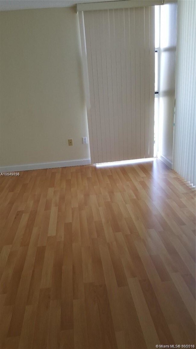 Foto del edificio - WATERVIEW CONDO