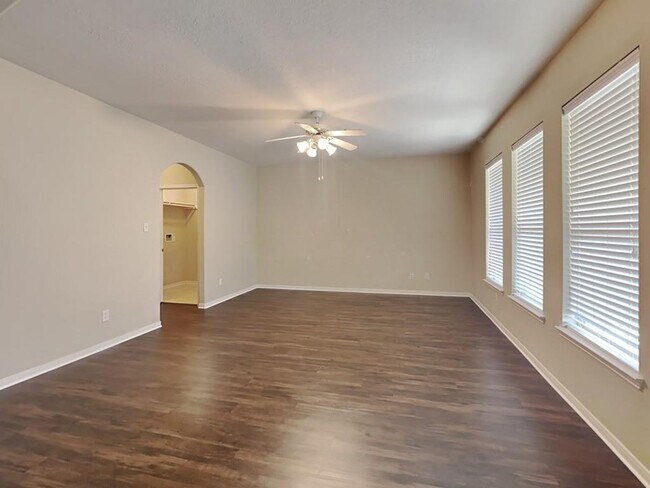 Building Photo - 2718 Argos Dr