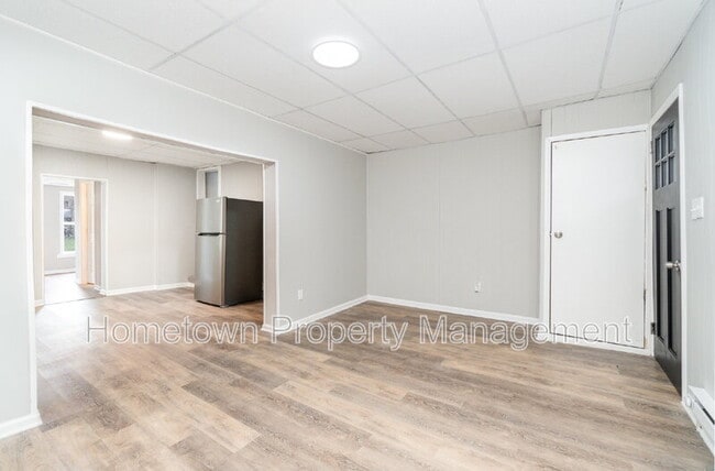 Building Photo - 608 North St