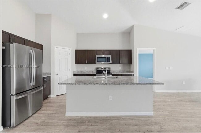 Building Photo - 1536 Axel Cir