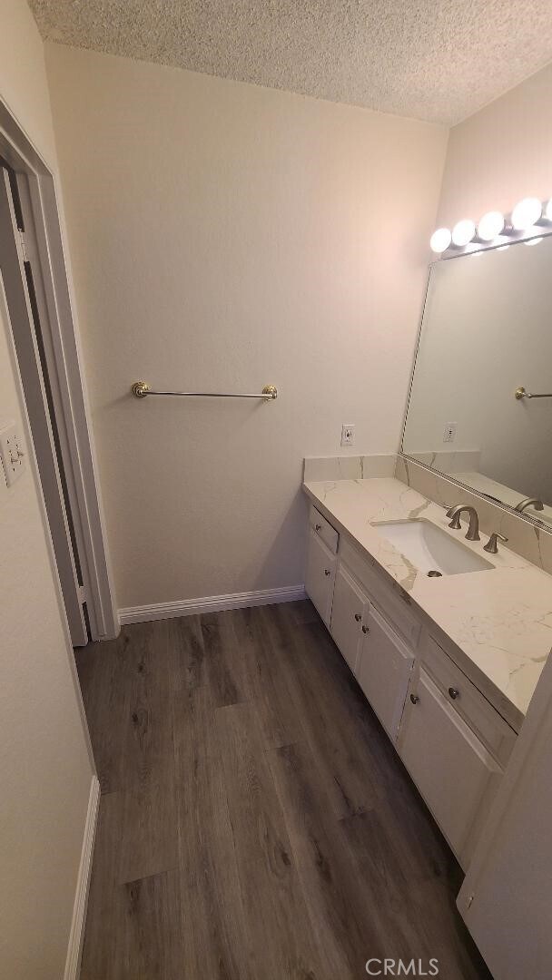 Foto del edificio - 1030 W MacArthur Blvd