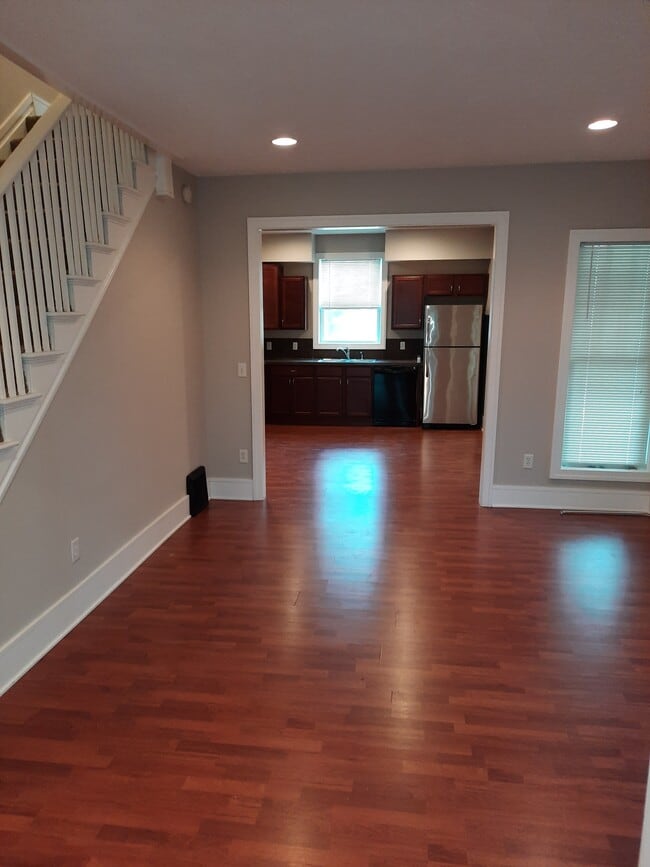 Building Photo - 569 Lovett Ave SE