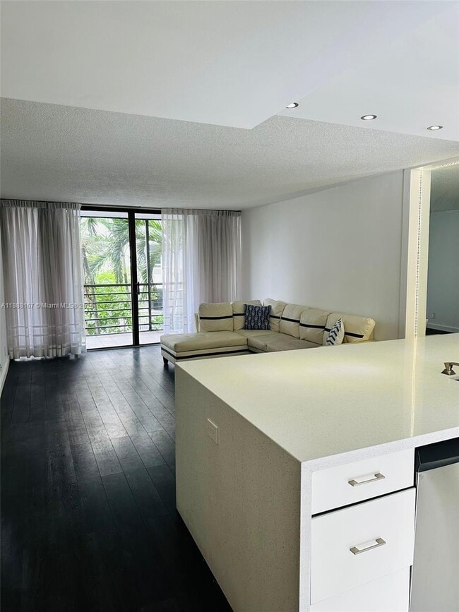 Foto del edificio - 20400 W Country Club Dr