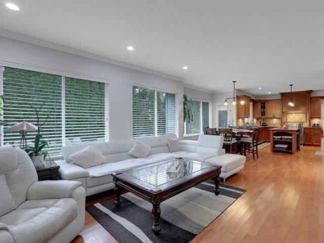 Photo du bâtiment - 5884-164A 164a St