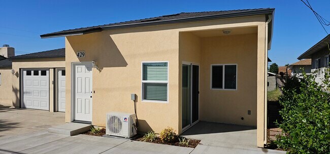 Building Photo - 429 E Lemon Ave