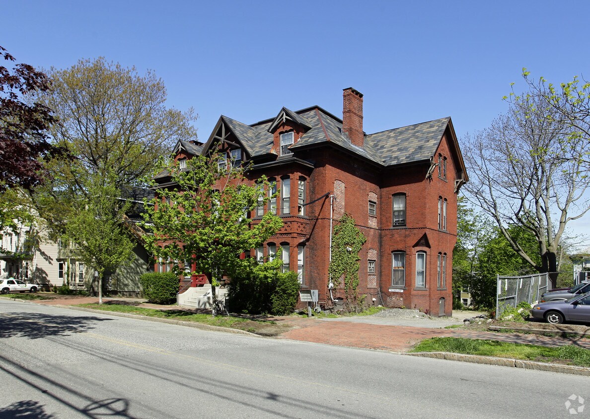 Foto principal - 461-463 Cumberland Ave