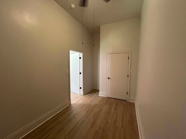 Foto del edificio - 1408 Russell St