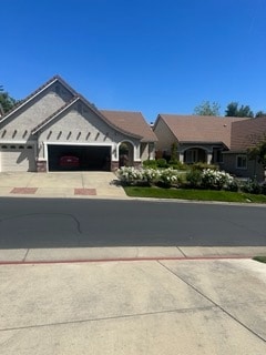Building Photo - 8125 E Carriage Ln