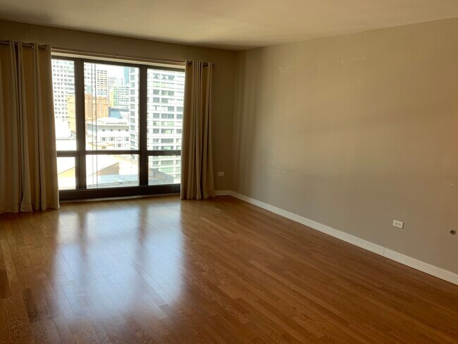 Building Photo - 130 N Garland Ct