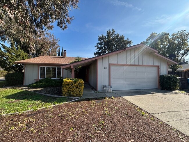 Building Photo - Beautiful Single-Story Gem in Vacaville!