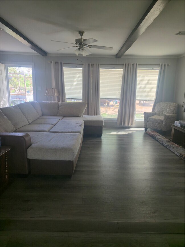 Foto del edificio - 10211 FM 1458 Rd