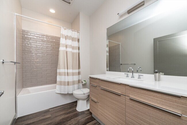 Foto del edificio - 408 Mystic Ave