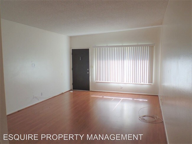 Building Photo - 3025 W Hemlock St