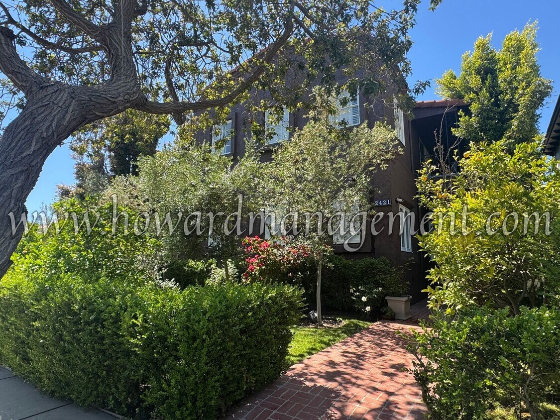 Foto principal - Private and Cozy 4 Bedroom Home located in...