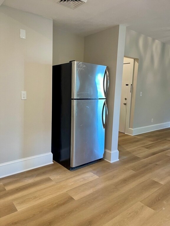 Building Photo - 100 Fellsway E