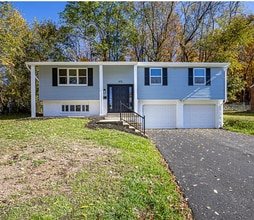 Building Photo - 476 Fielding Dr