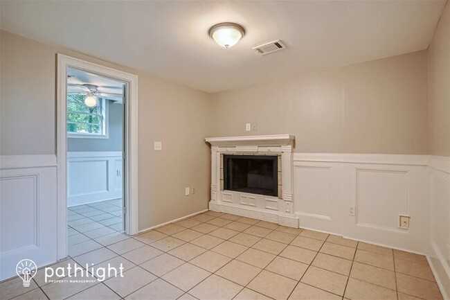 Foto del edificio - 455 Huntington Dr, Alpharetta, GA, 30004