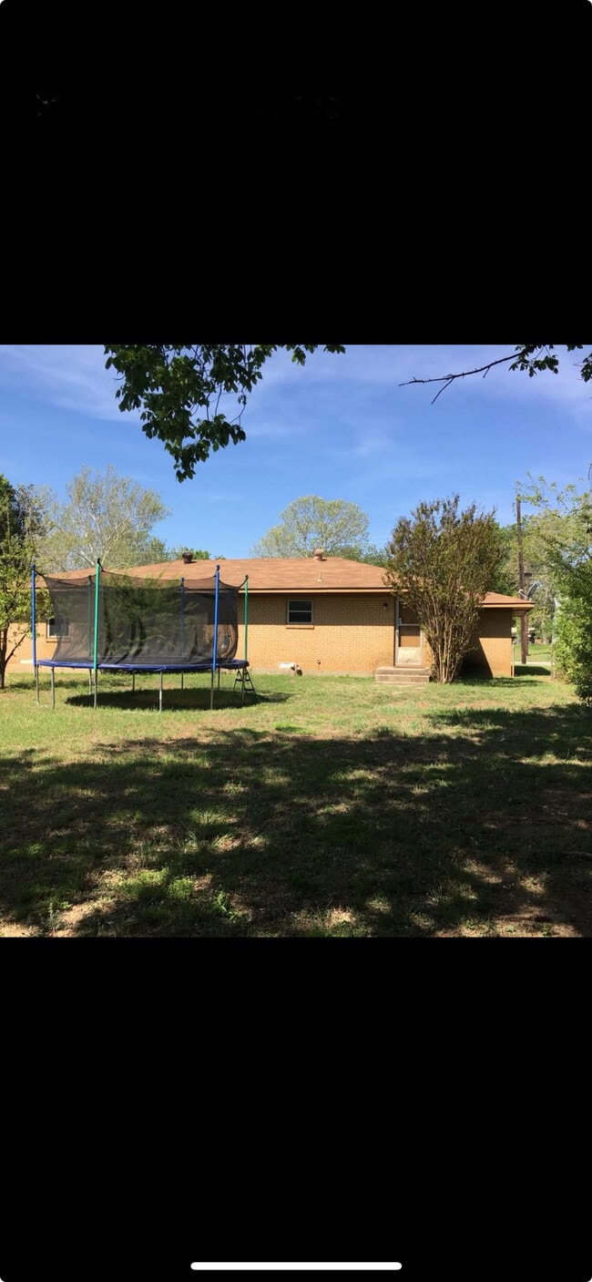 Building Photo - 1216 Magnolia St