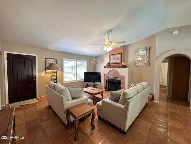 Foto del edificio - 16040 N Boulder Dr