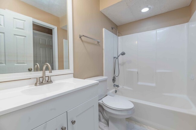 Downstairs Bathroom - 4 Effingham Ct