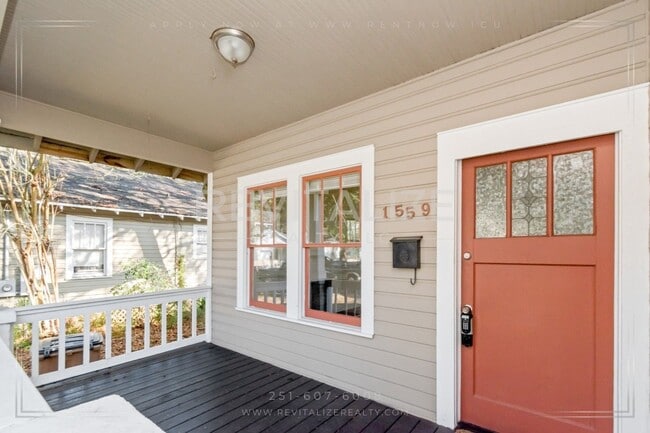 Building Photo - Charming Lower Midtown Cottage