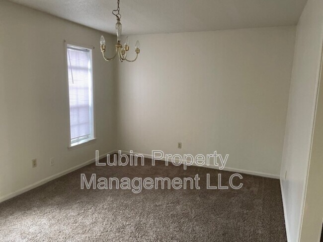 Building Photo - 1281 Royal Oaks Cove