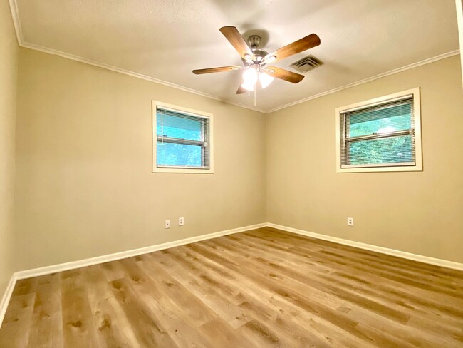 Building Photo - Single Family Home