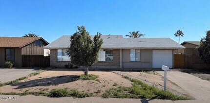 Building Photo - 8907 W Roma Ave