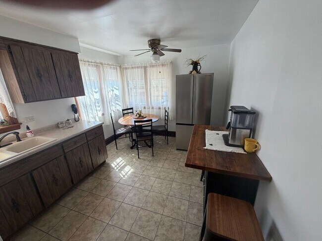 Foto del edificio - 10724 S Drake Ave