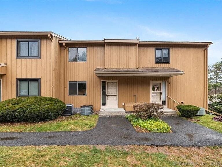 Primary Photo - 154 Brittany Farms Rd