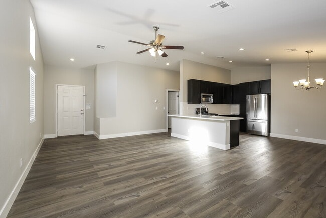 Building Photo - 6126 Magic Mesa St