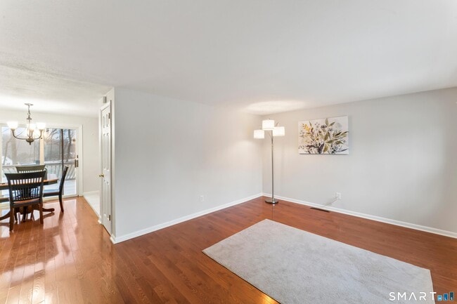 Foto del edificio - 67 Dogwood Dr