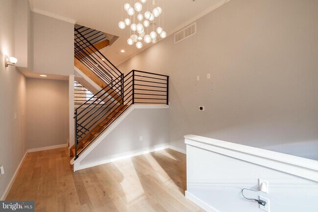 Building Photo - 2435 Manton St