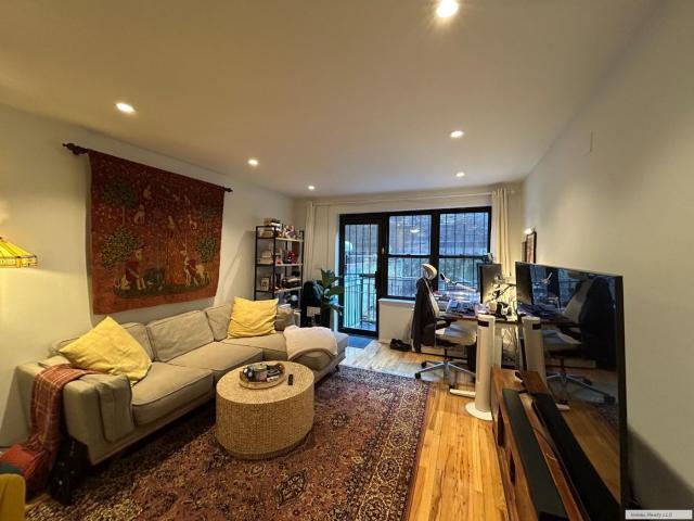 Foto principal - 1 bedroom in NEW YORK NY 10128